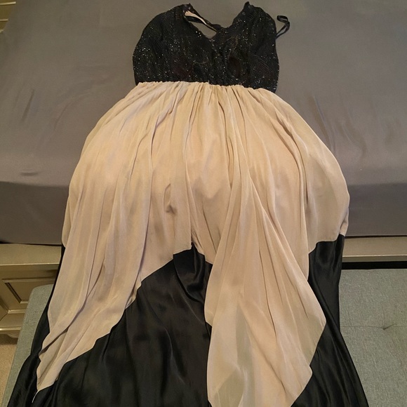 Black/Cream Long maxi balloon bottom dress - Picture 1 of 7
